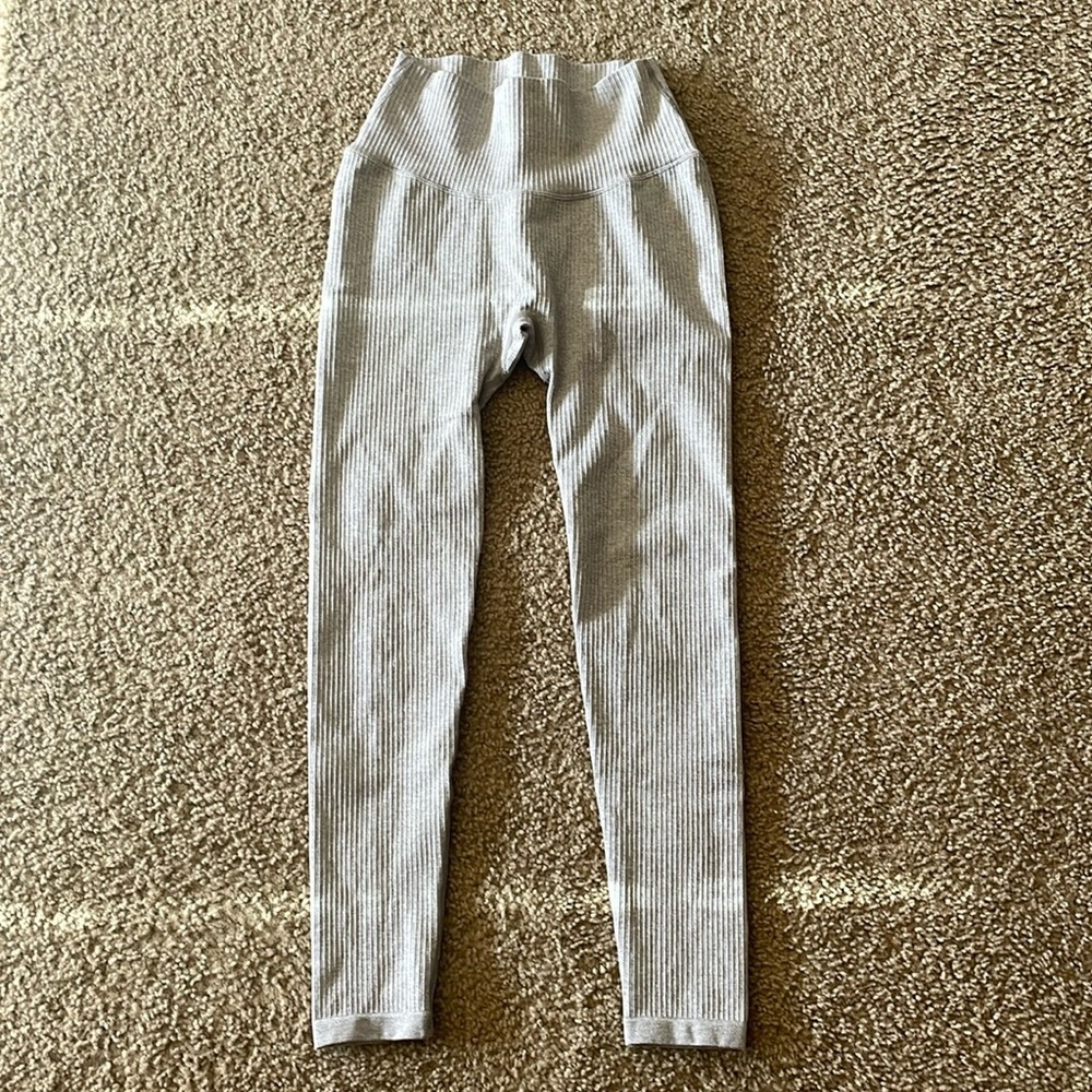 Balance Athletica (Vitality) The Linear Pant (Seamless) - Color: Still